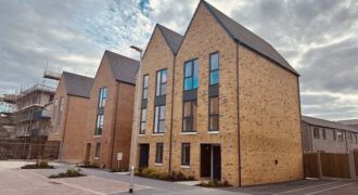 Three-Bedroom House on Longhoughton Avenue, Swanscombe, DA10