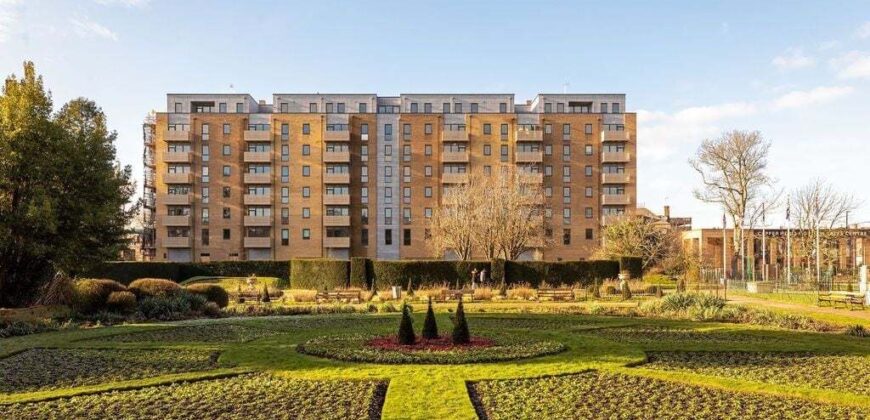 Two-Bedroom Flat on Truman Way, Dartford, DA1